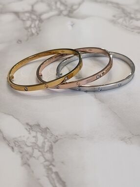 💎Sold💎Love Bangle Stacked Set Size 16 Cm 4mm Wide 18k Gold Plated Finish